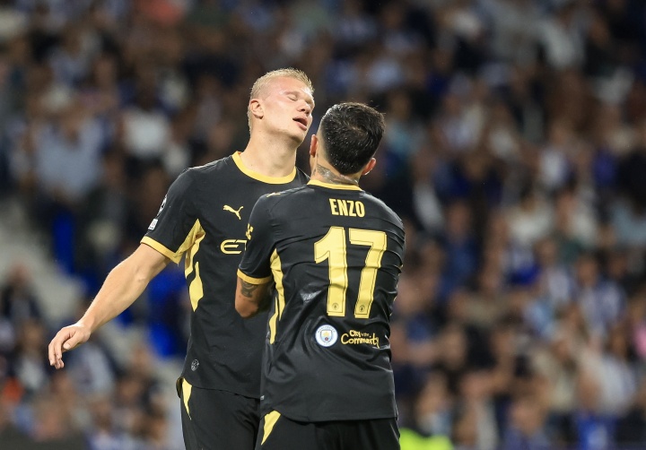 英媒:恩佐曾递交两份转会申请 他夏窗之初告知切尔西自己想离队 英媒:恩佐曾递交两份转会申请 他夏窗之初告知切尔西自己想离队