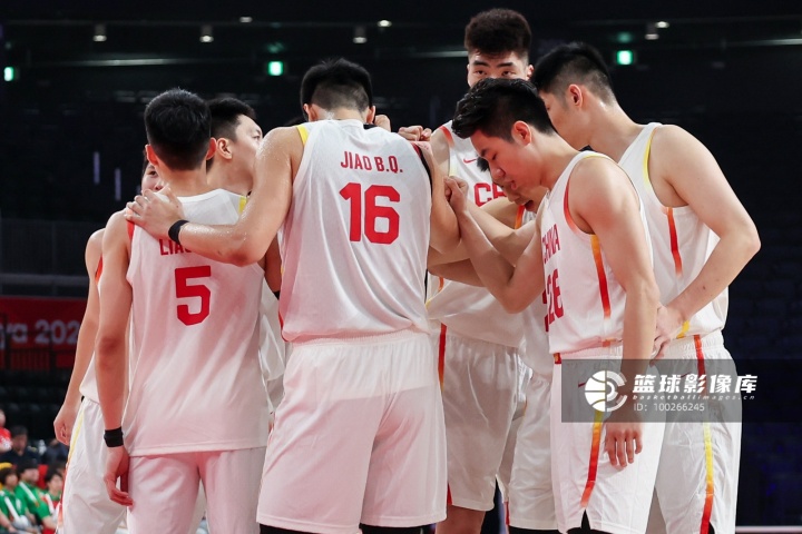 媒体人:中国队全力冲冠才是务实做法 球迷不要被小组赛大胜蒙蔽 媒体人:中国队全力冲冠才是务实做法 球迷不要被小组赛大胜蒙蔽